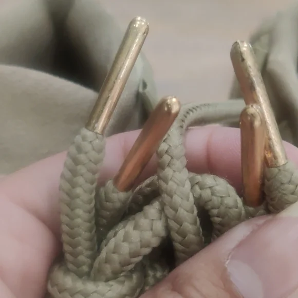 Jordan 11's Olive Lux - Picture 7 of 11